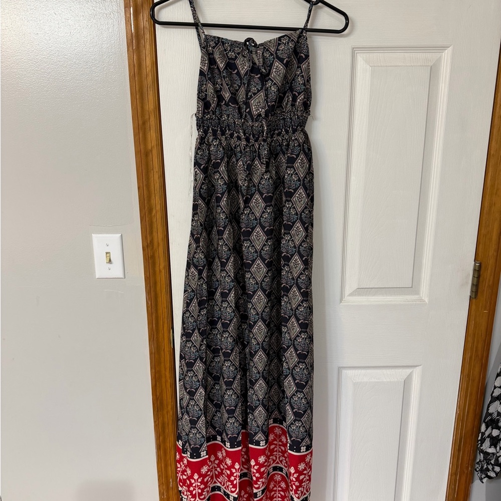 Chic Black and Red Patterned Maxi Dress